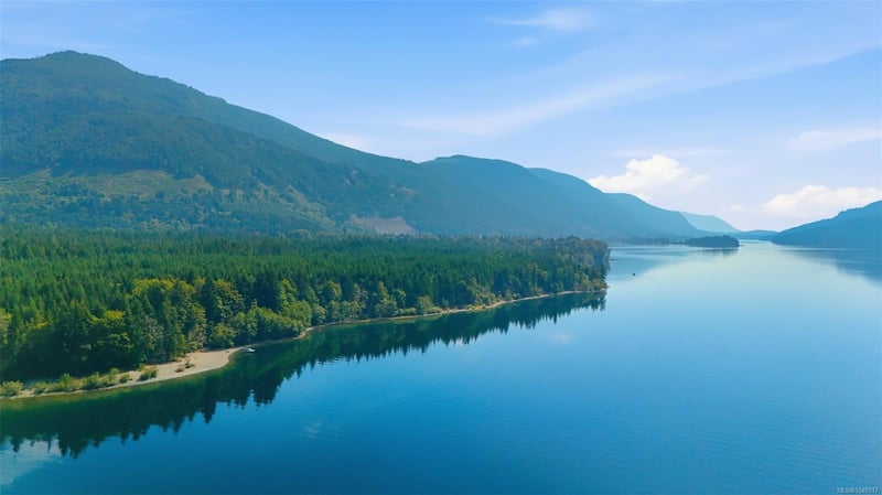 Luxury estate at 10780 North Shore Road, Youbou, BC — photo 14