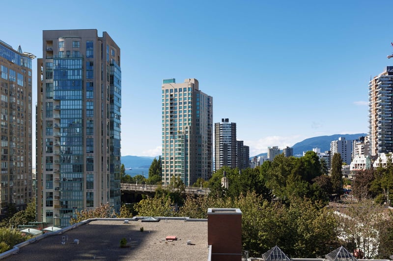 Luxury estate at 1455 Howe Street #805, Vancouver, BC — photo 25