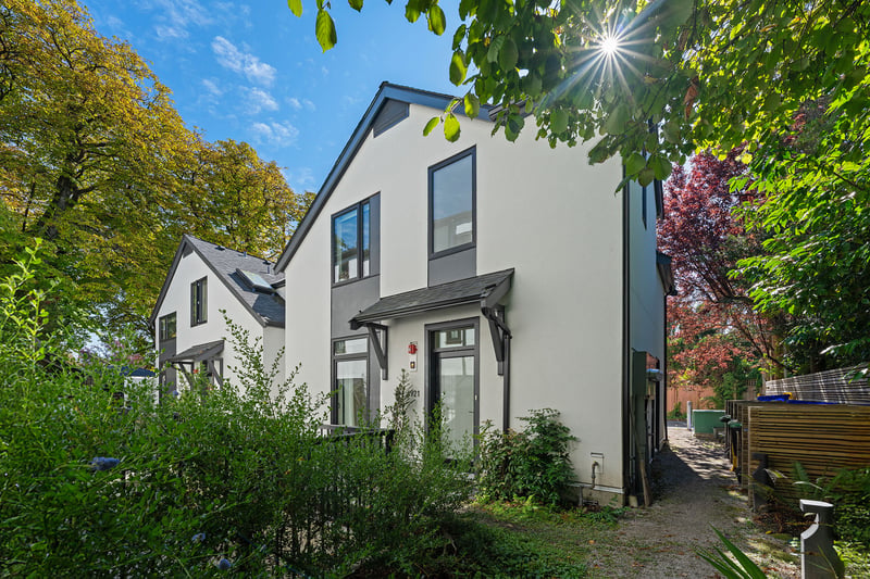 2-bedroom luxury home in 4921 Larch Street, Vancouver, BC