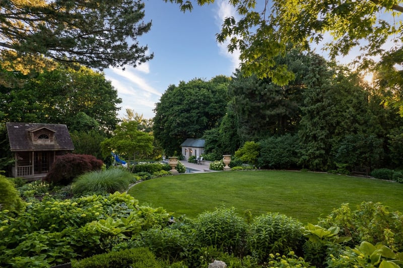 Luxury estate at 45 Bayview Ridge, North York, ON — photo 18