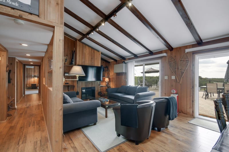 Luxury estate at 1059 Old Portage Road, Gravenhurst — photo 10