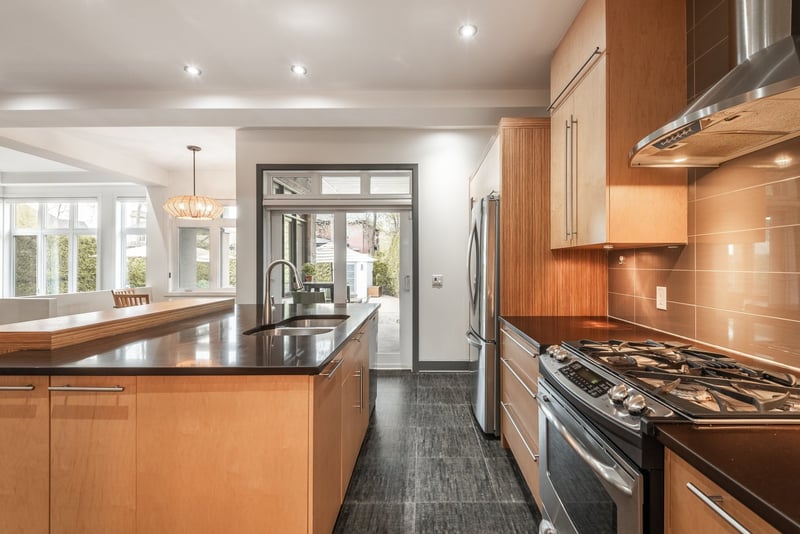 Luxury estate at 34 Rue Antoine-Forestier, St-Bruno-de-Montarville, QC — photo 5