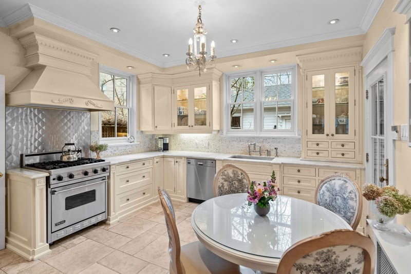 Luxury estate at 247 MacNab Street South, Hamilton, ON — photo 14