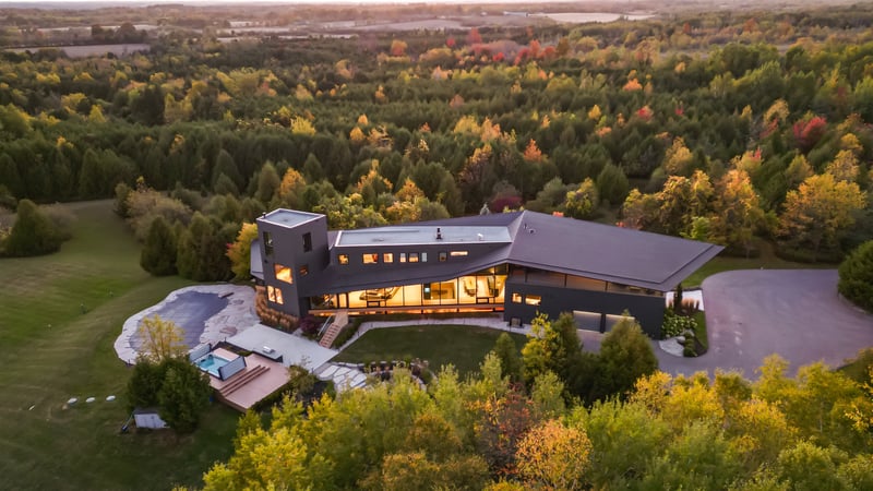 luxury home in 18754 Heart Lake Road, Regional Municipality of Peel, ON