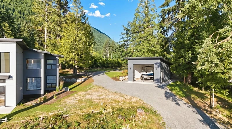 Luxury estate at Lot B Sa-Seen-Os Road, Youbou, BC — photo 17