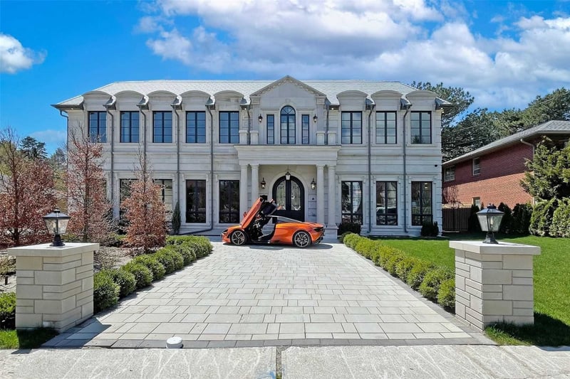 Luxury estate at 4 Sandfield Road, Toronto — photo 2