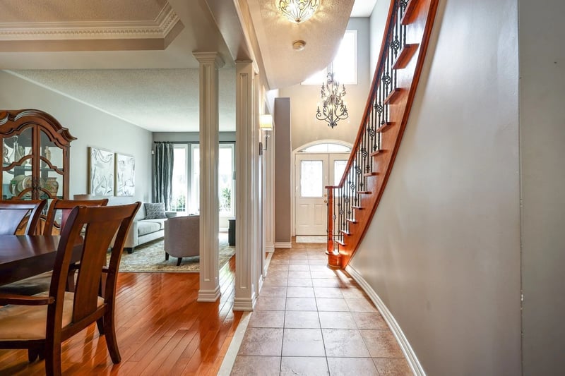 Luxury estate at 140 Humber Forest Court, Vaughan, ON — photo 3