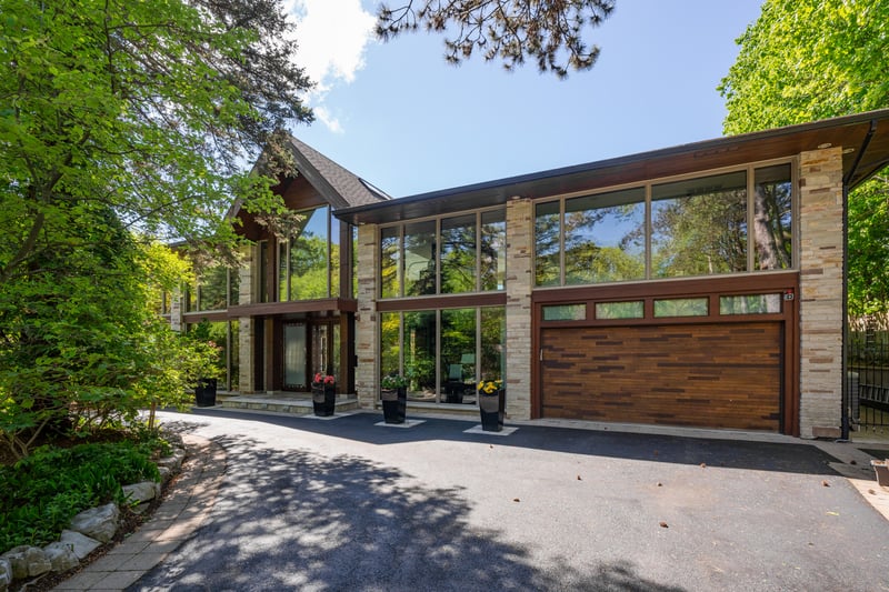 Luxury estate at 1510 Pinetree Crescent, Mississauga, ON — photo 4