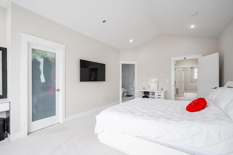 Luxury estate at 7719 155 Street, Surrey, BC — photo 15
