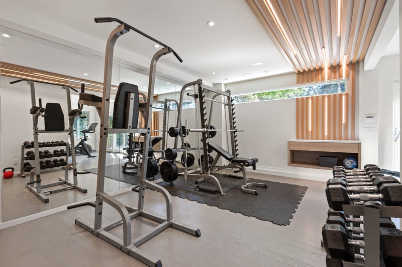 Luxury estate at 4896 Lakeshore Road, Kelowna, BC — photo 8