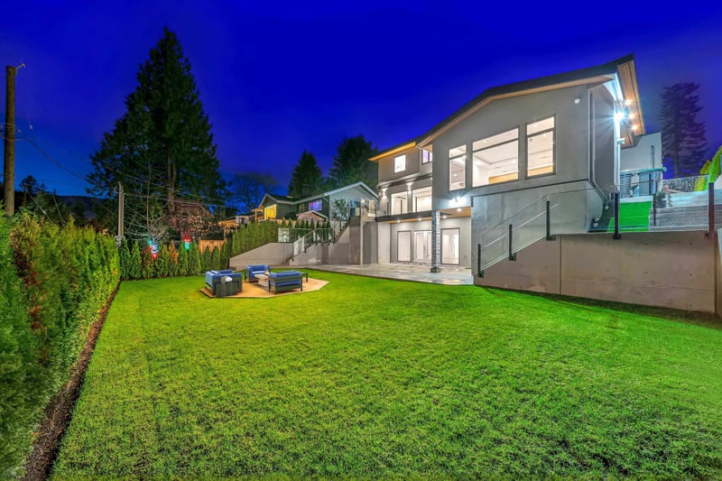 Luxury estate at 4399 Highland Boulevard, North Vancouver, BC — photo 11