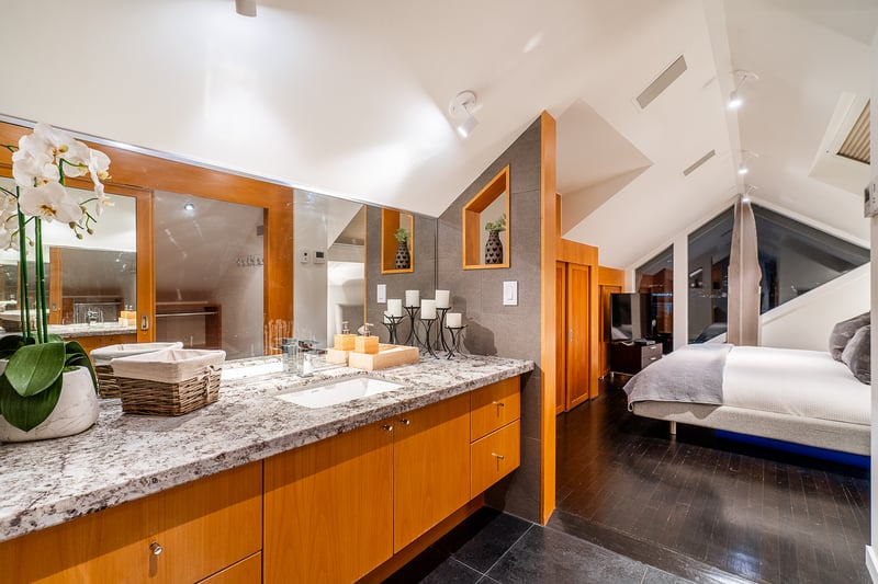 Luxury estate at 3262 West 1st Avenue, Vancouver, BC — photo 33