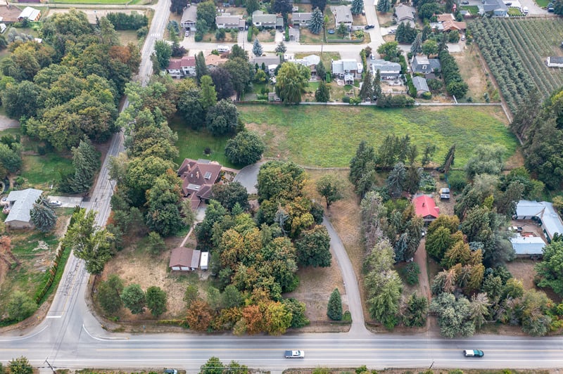 Luxury estate at 9310 Kalamalka Road, Coldstream, BC — photo 9