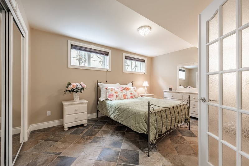 Luxury estate at 533 Rue des Falaises, Mont-Saint-Hilaire, QC — photo 25