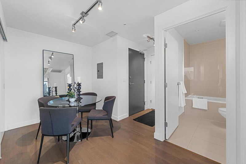 Luxury estate at 1010 6 Street Southwest unit 1202 — photo 22