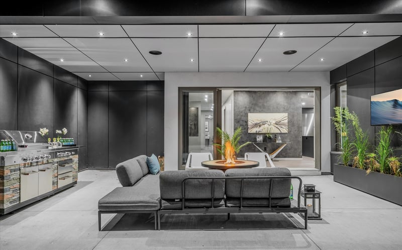 Luxury estate at 594 Craigmohr Drive, West Vancouver — photo 2