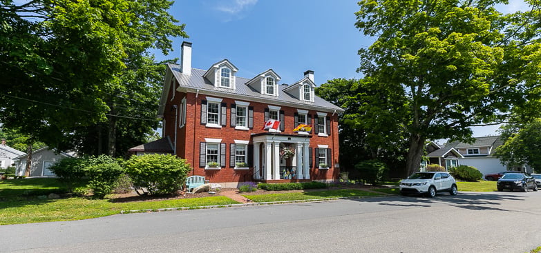 Luxury estate at 142 Queen Street, St. Andrews, NB — photo 2