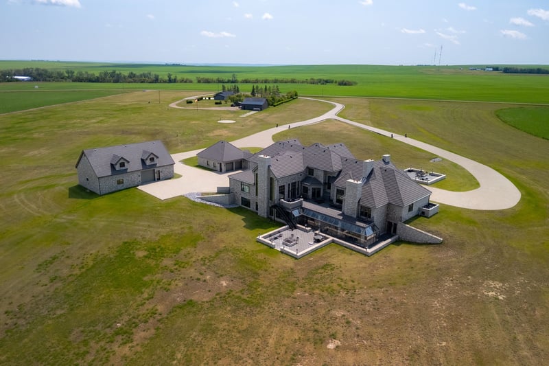 Luxury estate at 240046 Township Road 284, Kneehill County, AB — photo 2