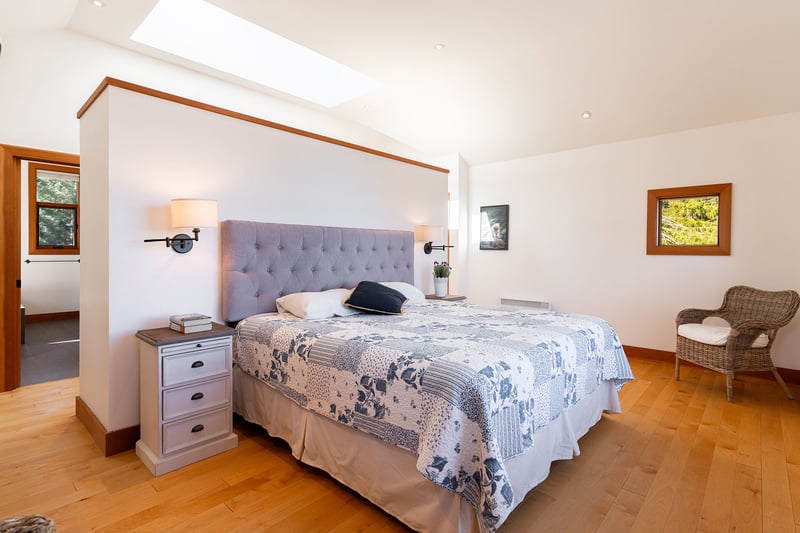 Luxury estate at 1004 Cowan Point Drive, Bowen Island, BC — photo 20