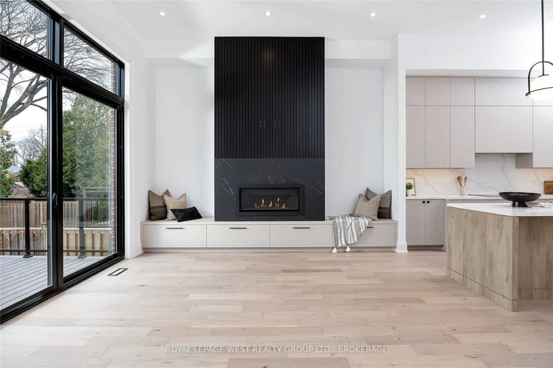 Luxury estate at 216 Delta Street, Etobicoke, ON — photo 3
