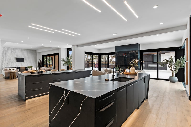 Luxury estate at 1016 Beverley Boulevard Southwest, Calgary, AB — photo 9