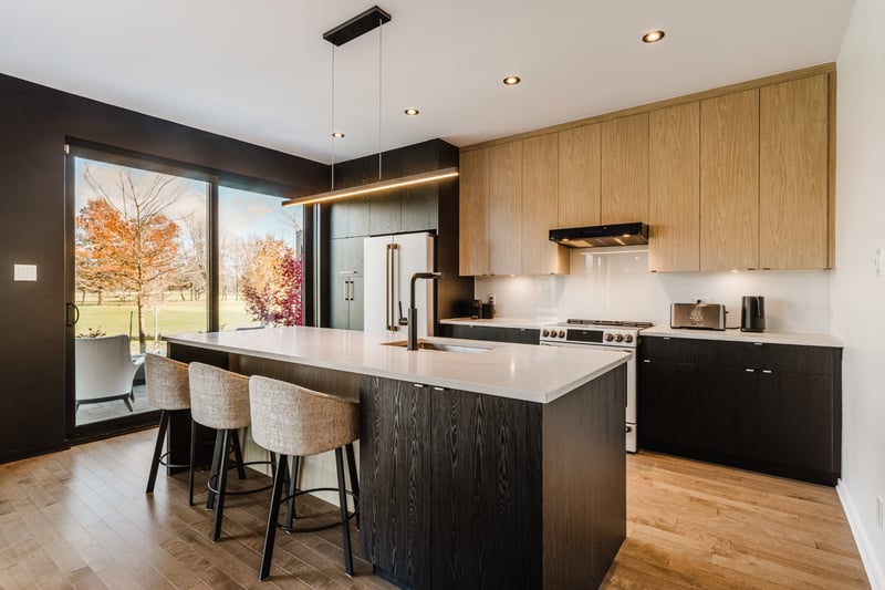 Luxury estate at 220 Rue Brunelle, Sainte-Julie, QC — photo 10