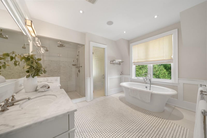 Luxury estate at 6 Vesta Drive, Toronto, ON — photo 10