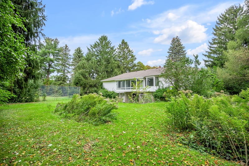 Luxury estate at 49 Thornwood Drive, Hamilton, ON — photo 19