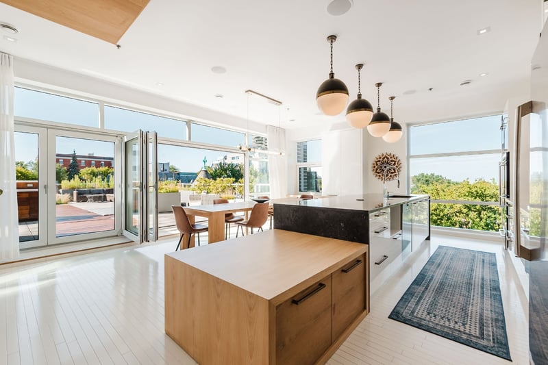 Luxury estate at 828 Rue Sherbrooke Est #700, Montréal, QC — photo 3