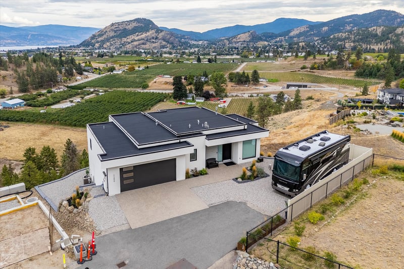 Luxury estate at 17499 Sanborn Street, Summerland, BC — photo 9