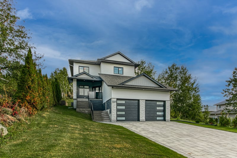 Luxury estate at 6 Kormak Street, Sudbury — photo 2