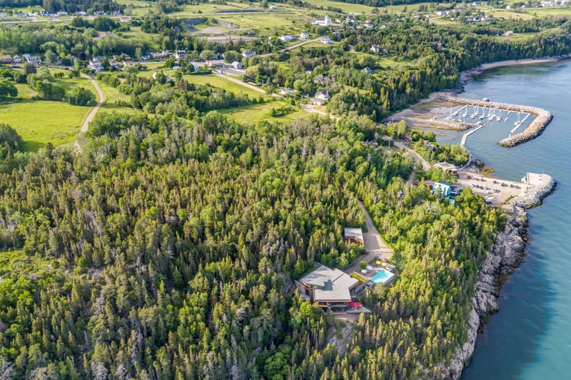 Luxury estate at 510 Rue St Raphaël, La Malbaie, QC — photo 3