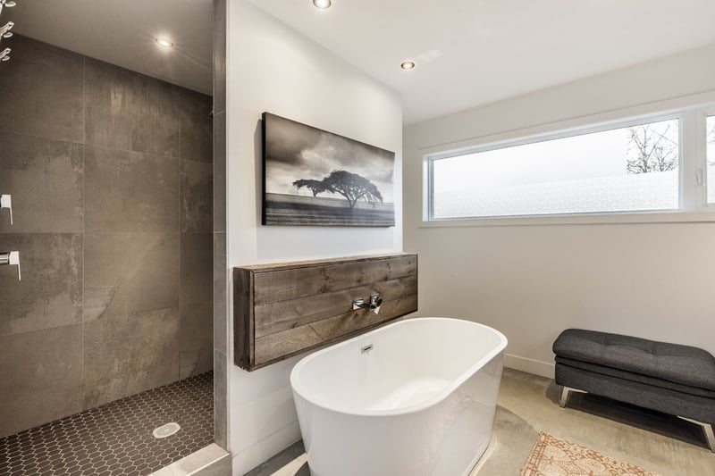 Luxury estate at 3389 Rue Albani, Carignan, QC — photo 13