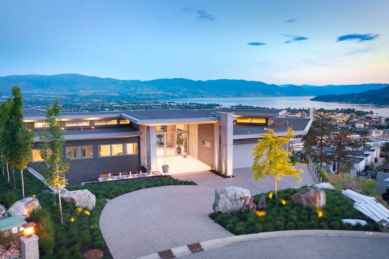 Luxury estate at Kelowna — photo 2