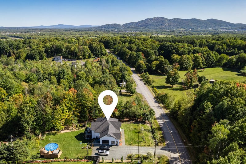 Luxury estate at 303 Rue Bergeron Est, Granby, QC — photo 23
