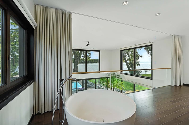 Luxury estate at 940 Chemin du Bord-du-Lac-Lakeshore, Dorval, QC — photo 10