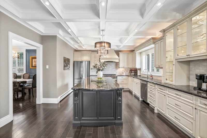 Luxury estate at 14 Delbrook Court, Hamilton, ON — photo 25