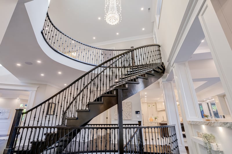 Luxury estate at 126 McGregor Crescent, Ancaster, ON — photo 7
