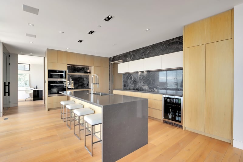 Luxury estate at 2611 Bellevue Avenue, West Vancouver — photo 7