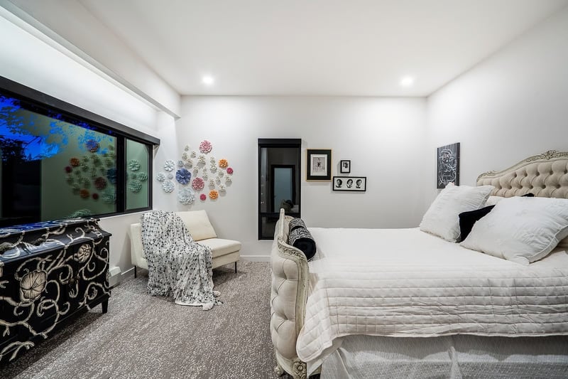 Luxury estate at 5325 Montiverdi Place, West Vancouver, BC — photo 31