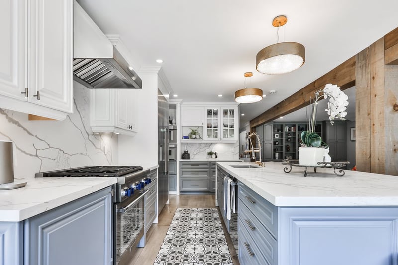 Luxury estate at 807 Indian Road, Mississauga, ON — photo 9