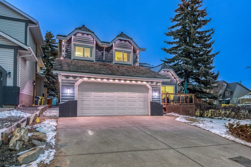 Luxury estate at 76 Stradbrooke Way Southwest, Calgary, AB — photo 3
