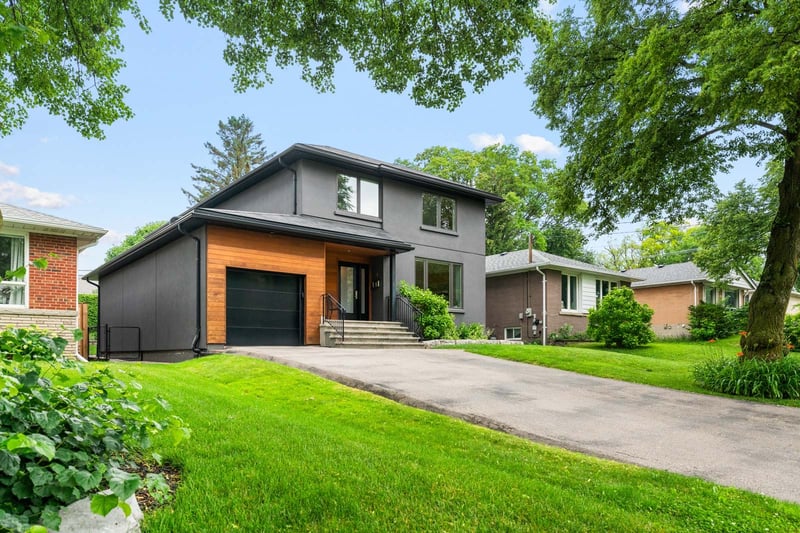 4-bedroom luxury home in 8 Firwood Crescent, Toronto, ON