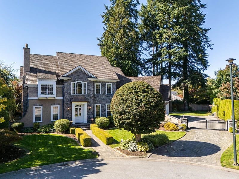 Luxury estate at 13761 22A Avenue, Surrey, BC — photo 2