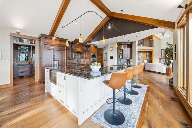 Luxury estate at 5025 Hinrich View, Nanaimo, BC — photo 8