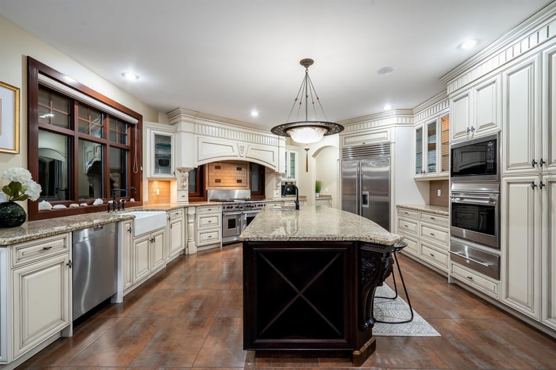 Luxury estate at 2336 Kadlec Court, West Vancouver, BC — photo 11