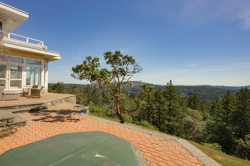Luxury estate at 4699 Kerryview Drive, Victoria, BC — photo 23