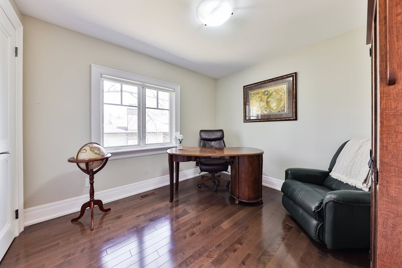 Luxury estate at 80 Oakes Drive, Mississauga, ON — photo 21