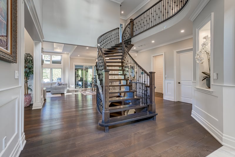 Luxury estate at 100 Seneca Drive, Hamilton, ON — photo 7
