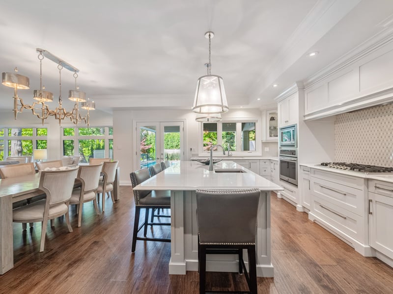 Luxury estate at 3087 Lakeshore Road, Burlington, ON — photo 10